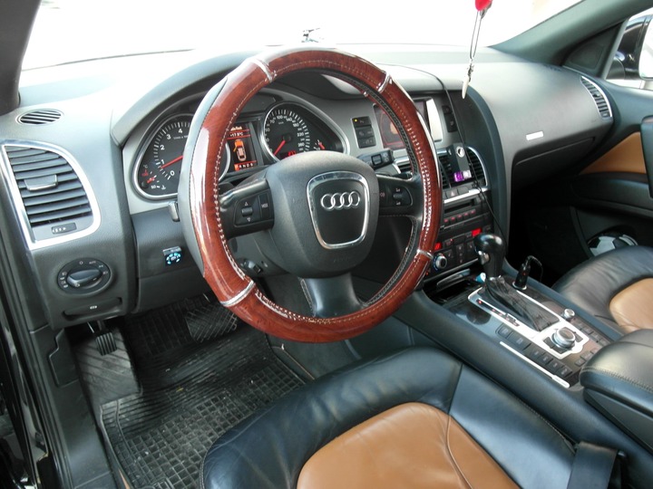 салон Audi Q7