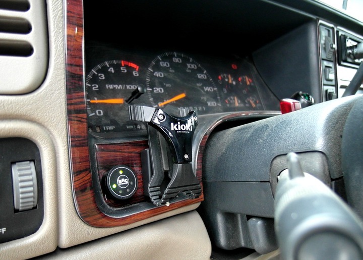 Кнопка переключения и индикации режимов работы ГБО BRC Sequent Plug&Drive с указателем уровня топлива, Chevrolet Suburban GMT400