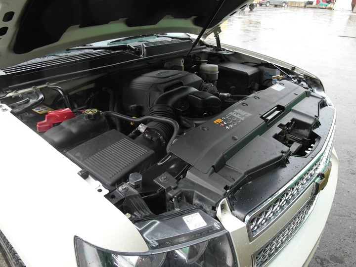 Подкапотная компоновка, двигатель V8 Vortec 5,3 л 325 л.с., Chevrolet Tahoe