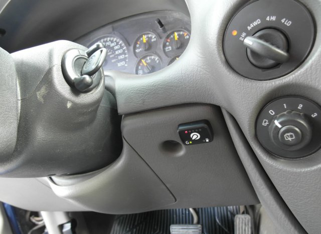 Chevrolet TrailBlazer, кнопка индикации ГБО в салоне