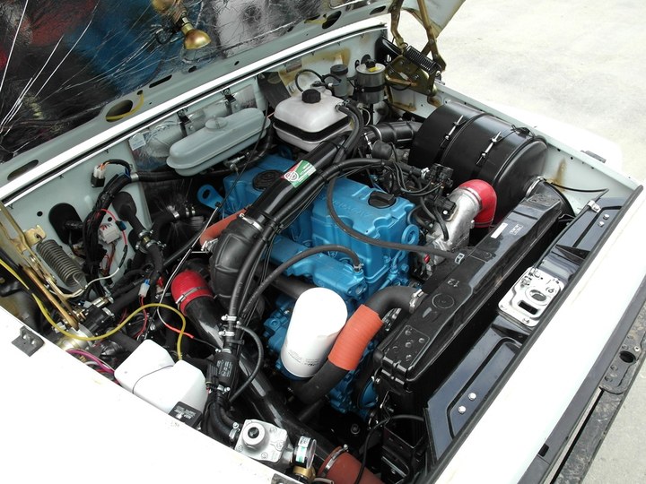 Подкапотная компоновка, дизельный двигатель ЯМЗ-534 Е-4, ГБО Tamona GD, Луидор 3295A1