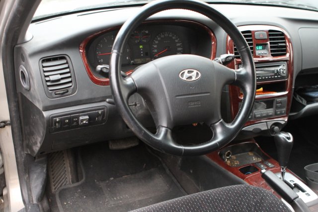 Кнопка индикации и переключения режимов работы ГБО в салоне Hyundai Sonata