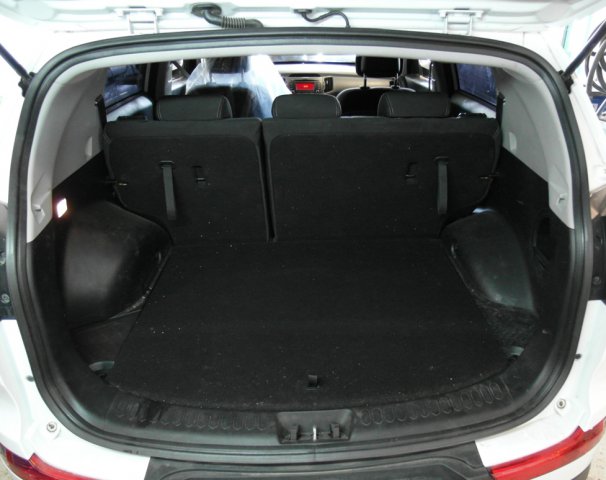 Багажник Kia Sportage с газовым баллоном 72 л под полом