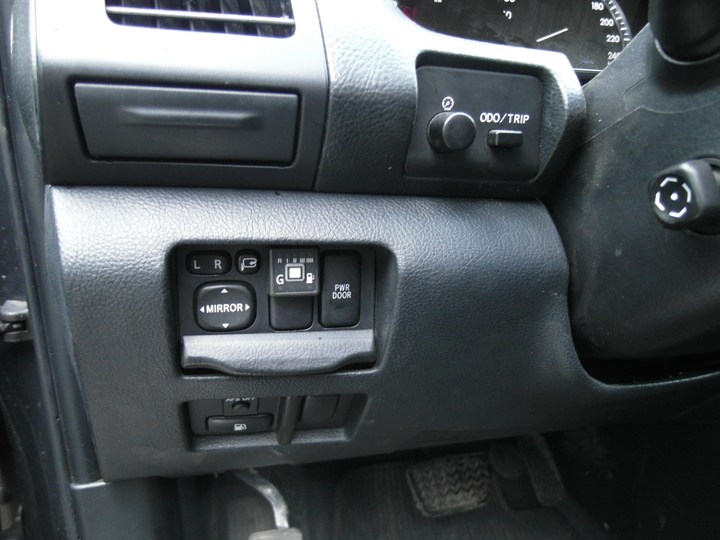 Кнопка переключения и индикации режимов работы ГБО AEB с указателем уровня топлива, Lexus RX400h
