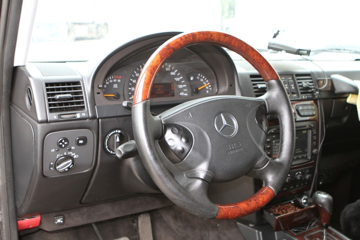 салон Mercedes Benz G500