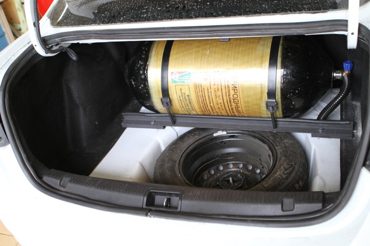 Облегченный метановый баллон (тип 3) 80 литров и запаска в багажнике, Renault Fluence