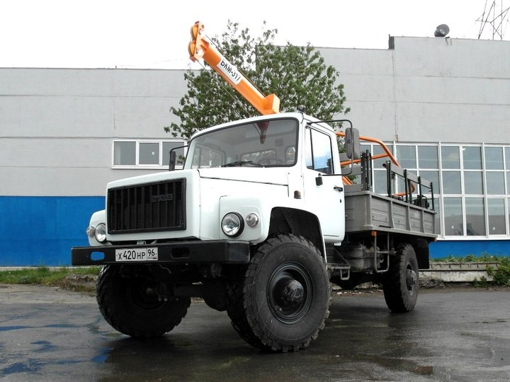 БКМ-317 на шасси ГАЗ-33081 «Садко», двигатель ММЗ Д-245.7, дизельный, 4-цилиндровый, рядный, с турбонаддувом, объем 4.75 л, 117 л.с.