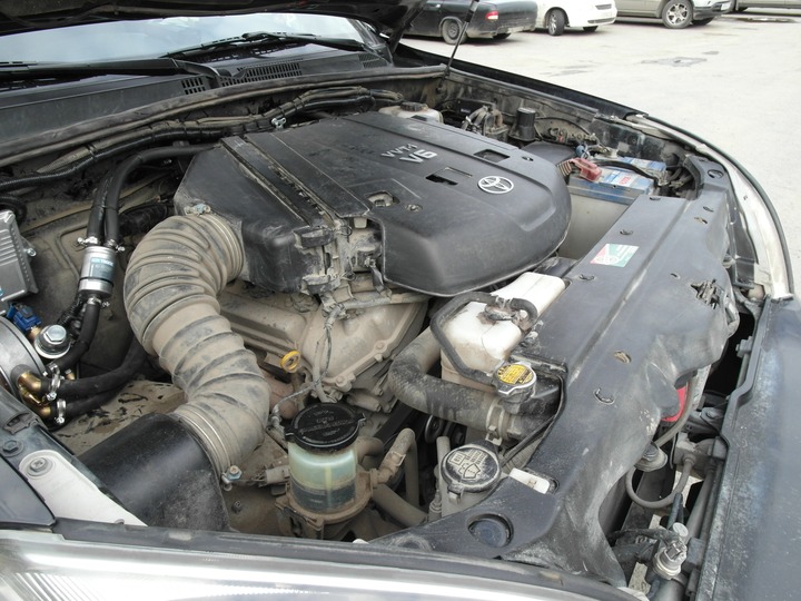 Подкапотная компоновка: двигатель 1GR-FE, ГБО AEB, Toyota Land Cruiser Prado 120