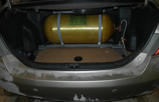 установка метанового ГБО на Toyota Camry, газовый баллон 80 л