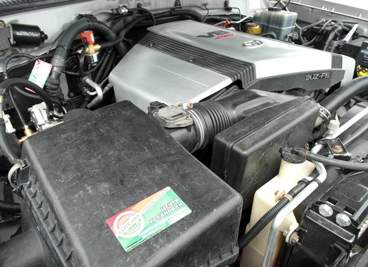 Подкапотная компоновка ГБО BRC Sequent Plug&Drive, Toyota Land Cruiser 100
