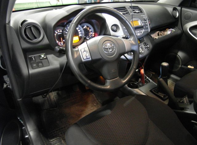 салон Toyota RAV4