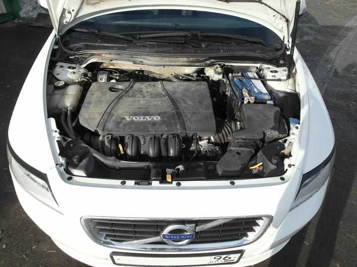 Подкапотная компоновка, двигатель 4-цилиндровый рядный 2.0 л, Volvo S40