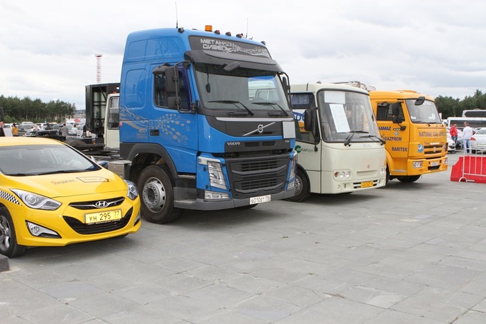 Автомобили на метане, Hyundai i40, Volvo FM12 газодизель, Isuzu Bogdan CNG, Камаз, Иннопром 2015
