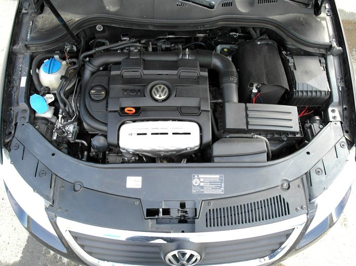 подкапотная компоновка, VW Passat Variant TSI EcoFuel
