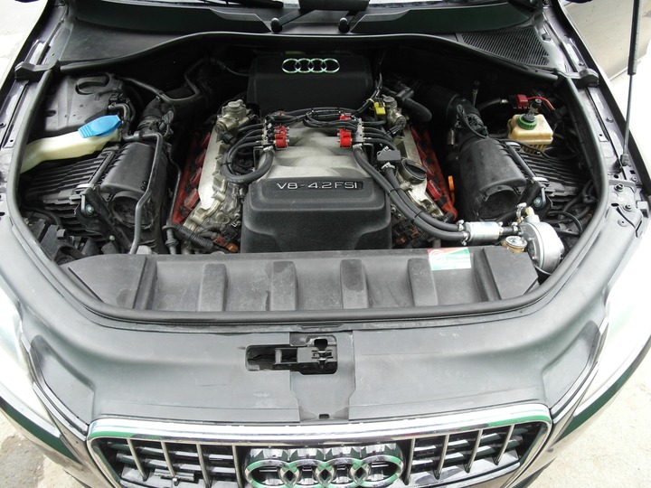 Подкапотная компоновка, двигатель 4,2 л FSI, 350 л.с., Audi Q7 (BAR)