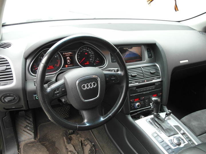салон Audi Q7