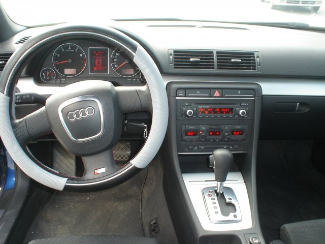 Салон Audi A4 1.8T