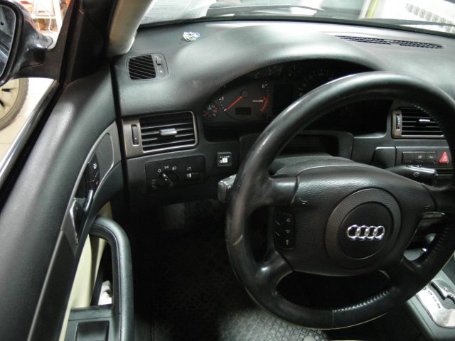 Кнопка переключения и индикации режимов работы ГБО, Audi A6