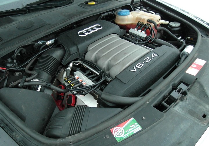 Подкапотная компоновка ГБО BRC Sequent, Audi A6 Avant