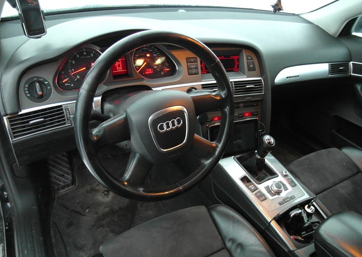 салон Audi A6 (C6) Avant