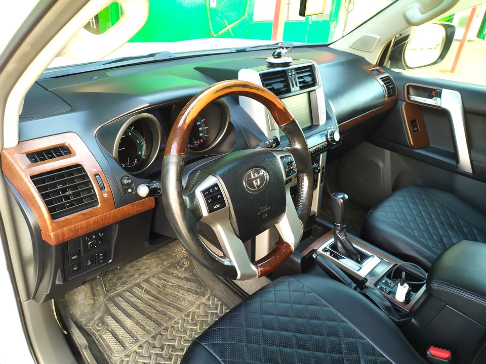 Салон Toyota Land Cruiser Prado J150