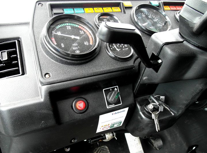 Устройство управления автономным подогревателем Webasto Thermo Pro 50 Eco на передней панели БКМ-317, шасси ГАЗ-33081