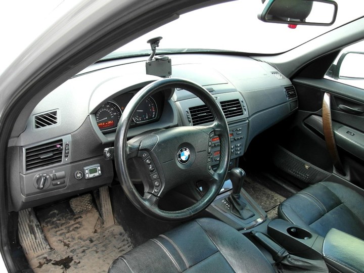 Салон BMW X3 E83