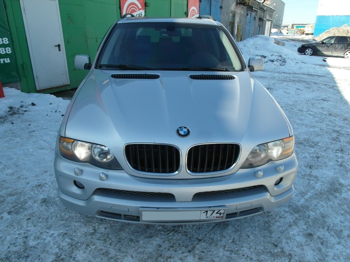 вид спереди, BMW X5