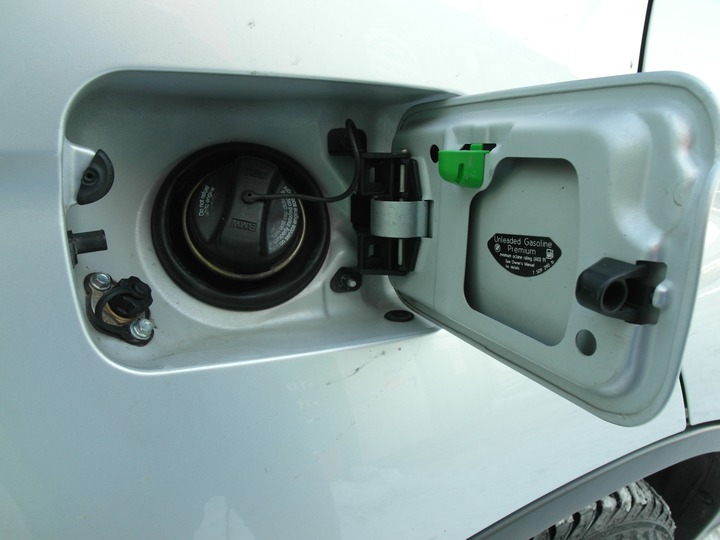 Заправочное устройство под лючком бензобака, BMW X5
