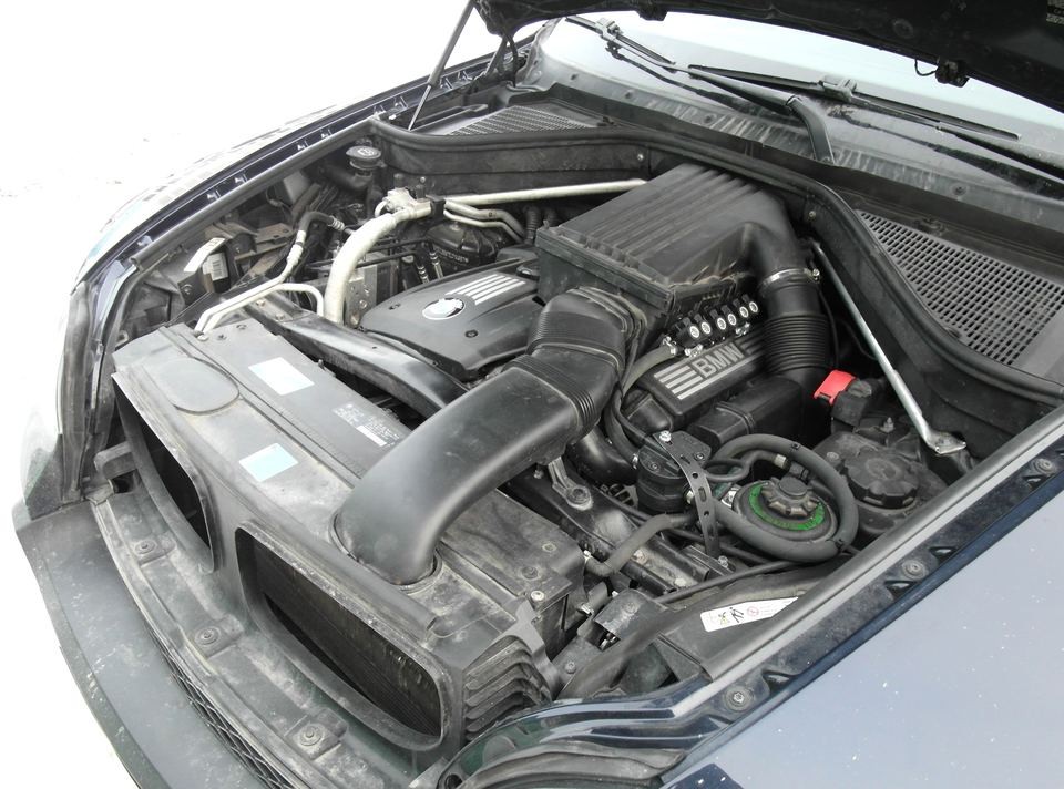 Подкапотная компоновка BMW X5 E70