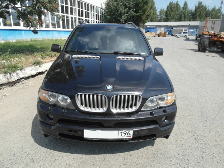 вид спереди, BMW X5