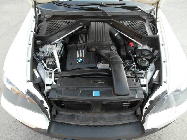 Подкапотная компоновка газового оборудования Alpha M BMW X5 3.0 Valvetronic