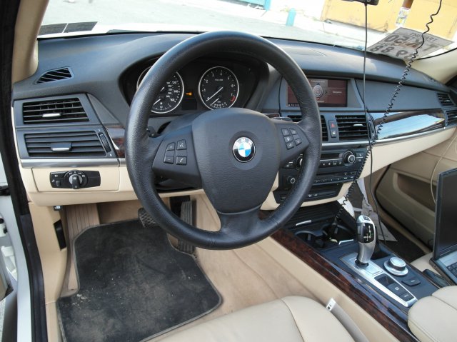 Салон BMW X5 3.0 Valvetronic