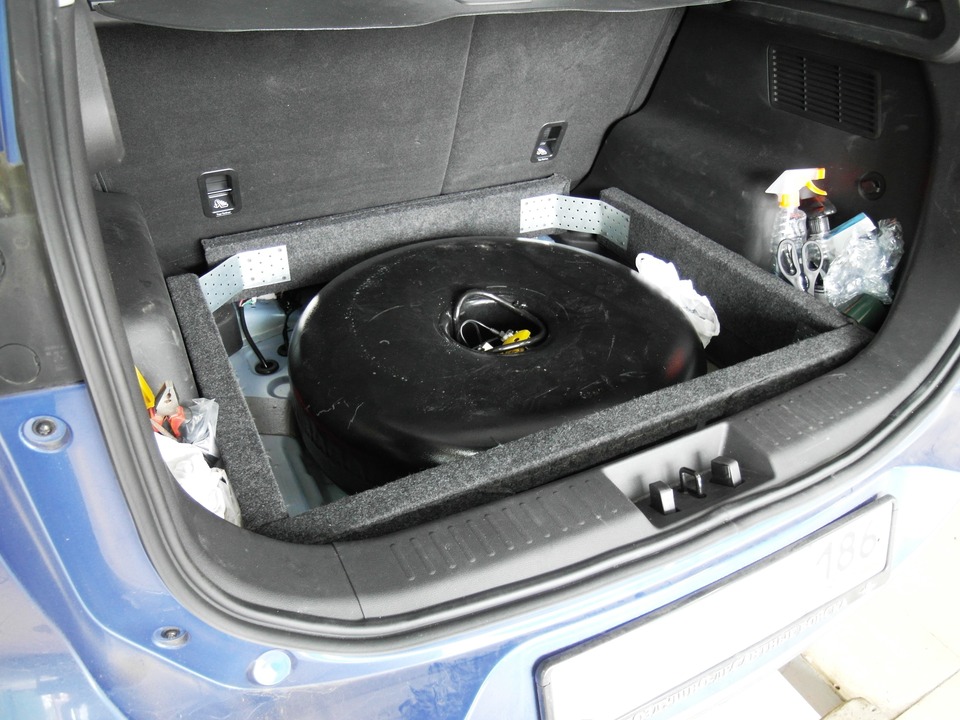 Багажник с тороидальным газовым баллоном 74 литра, пропан