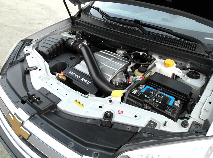 Подкапотная компоновка ГБО BRC Sequent Plug&Drive CNG метан, Chevrolet Captiva (C100)
