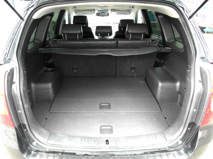 Багажник Chevrolet Captiva C100 с тороидальным баллоном 54 л в вещевой нише под фальшполом