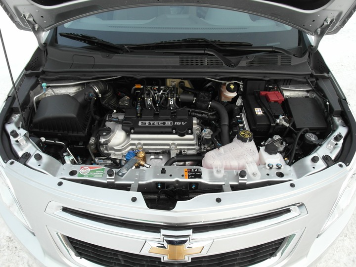 Подкапотная компоновка, двигатель S-TEC III, Chevrolet Cobalt