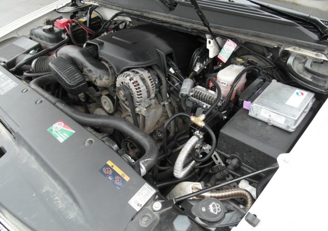 Cadillac Escalade L92 Vortec, подкапотная компоновка газового оборудования BRC Sequent Plug&Drive