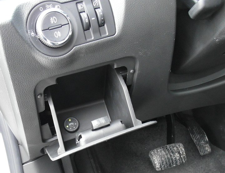 Кнопка переключения и индикации режимов работы ГБО с указателем уровня топлива, Chevrolet Cruze