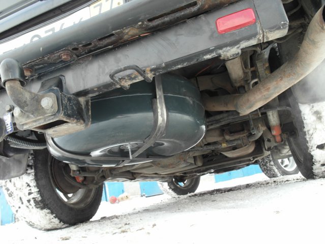 Тороидальный баллон, объемом 89 литров расположен под днищем в задней части Chevrolet Tahoe