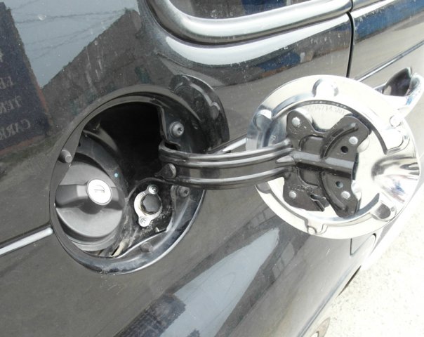 Chrysler PT Cruiser, ВЗУ под лючком бензобака