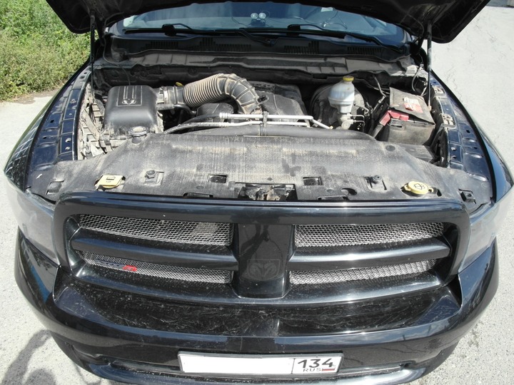 Подкапотная компоновка Dodge Ram, двигатель HEMI 5.7, 8-цилиндровый, V-образный, 5.7 л, 349 л.с.