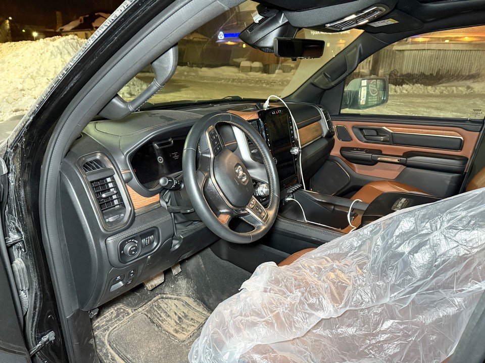 Салон Dodge Ram 1500