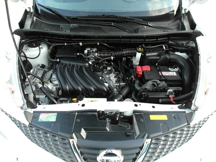 Установка предпускового подогревателя Eberspacher Hydronic B4W S (4 кВт) на Nissan Juke (F15), двигатель HR16DE