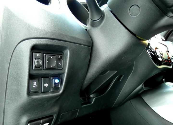 Кнопка запуска предпускового подогревателя Eberspacher Hydronic B4W S с индикатором состояния, Nissan Juke (F15)