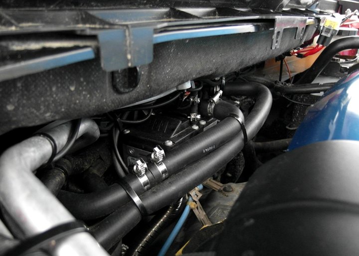Установка предпускового подогревателя двигателя Eberspacher Hydronic D4W S, Mazda CX-5