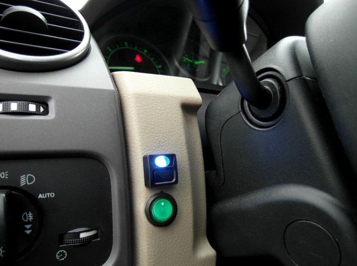 Кнопки запуска предпускового подогревателя Eberspacher Hydronic D5W S с индикатором состояния и активации режима догревателя, Land Rover Discovery 3