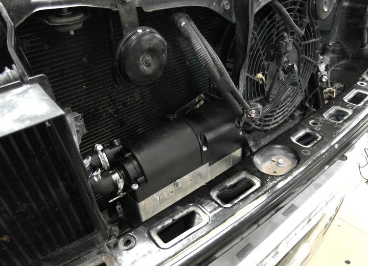 Установка автономного предпускового подогревателя Eberspacher Hydronic D5W SС (5 кВт) на Toyota Land Cruiser 200, двигатель 1VD-FTV (D-4D)