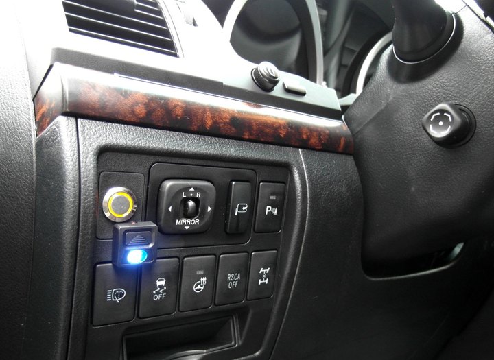 Кнопки запуска предпускового подогревателя Eberspacher Hydronic D5W SС с индикатором состояния и активации режима догревателя, Toyota Land Cruiser 200