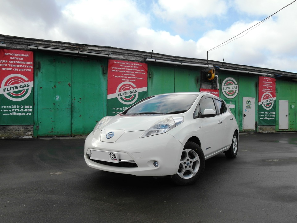 Nissan Leaf (ZE0) 2011 г.в.